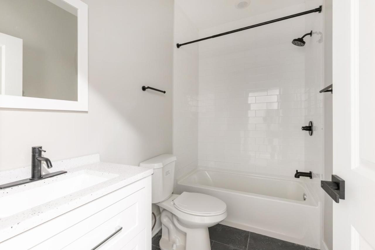 Modern 2Br 2Ba Apartment With Rooftop In Brewerytown 필라델피아 외부 사진