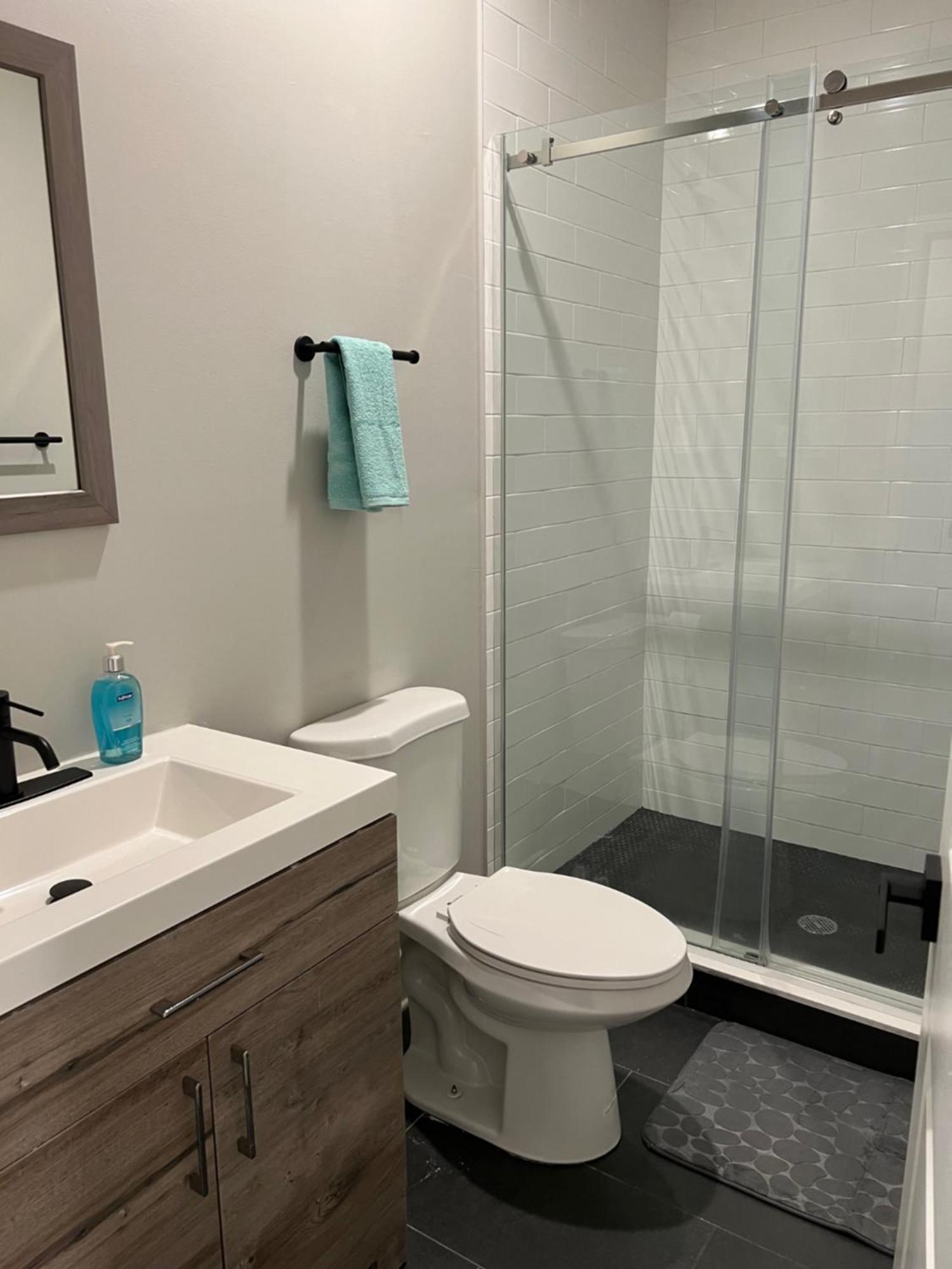 Modern 2Br 2Ba Apartment With Rooftop In Brewerytown 필라델피아 외부 사진